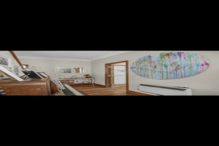 Photo of property in 58 Ferry Road, Days Bay, Lower Hutt, 5013