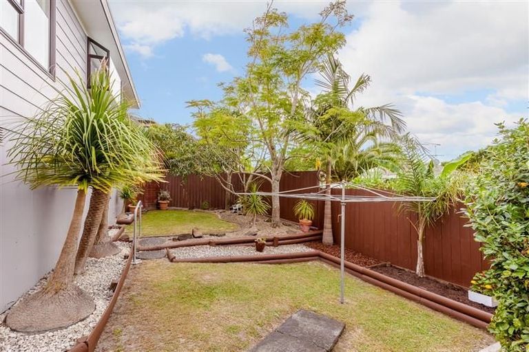 Photo of property in 63 Hassan Drive, Massey, Auckland, 0614