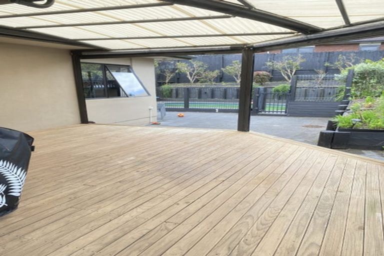 Photo of property in 2 Ellivani Rise, Pukekohe, 2120
