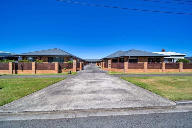 Photo of property in 14 Milmoe Street, Hawera, 4610