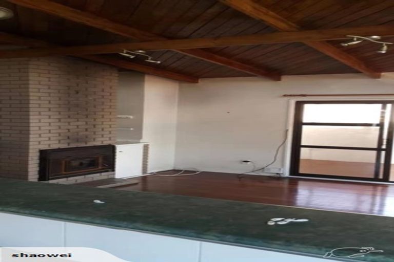 Photo of property in 24 Harrington Road, Henderson, Auckland, 0610