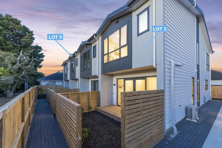 Photo of property in 35c Hereford Street, Te Atatu Peninsula, Auckland, 0610