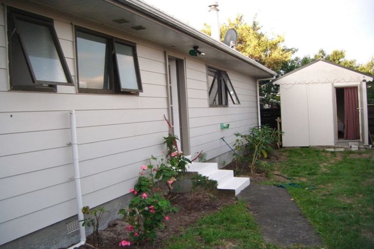 Photo of property in 24 Olive Terrace, Paraparaumu Beach, Paraparaumu, 5032