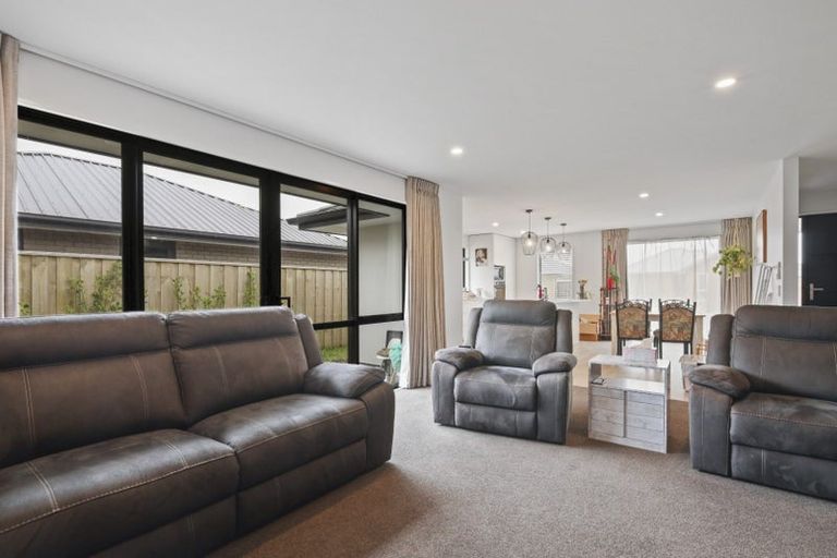 Photo of property in 25 Crossley Avenue, Woodend, 7610