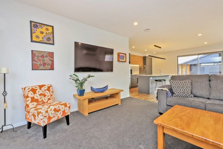 Photo of property in 22 Cassin Place, Taradale, 4112
