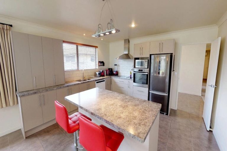 Photo of property in 16 Masefield Terrace, Kelvin Grove, Palmerston North, 4414