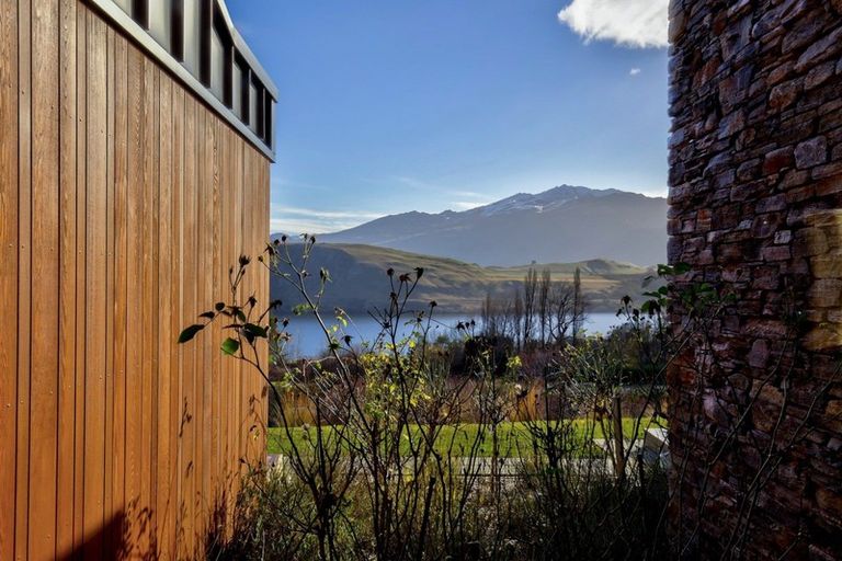 Photo of property in 6 Hayes View Lane, Lake Hayes, Queenstown, 9371