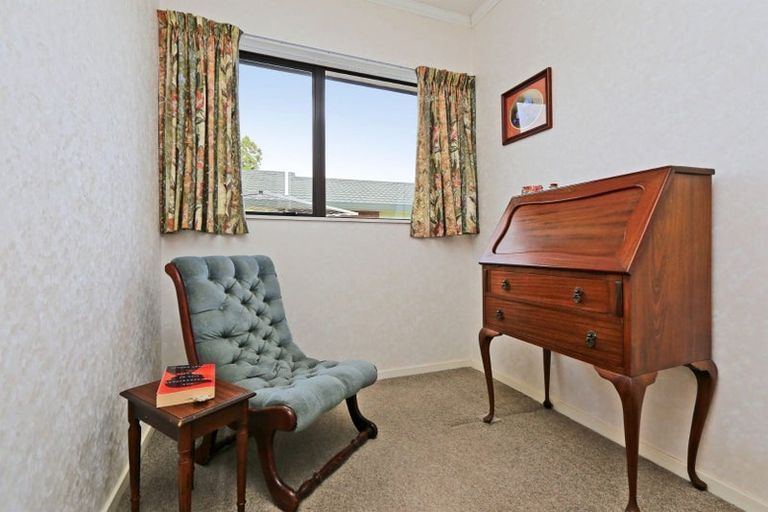 Photo of property in 11 Lennon Grove, Havelock North, 4130