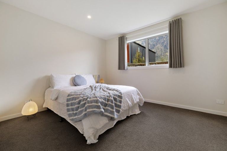 Photo of property in 27 Bale Road, Jacks Point, 9371