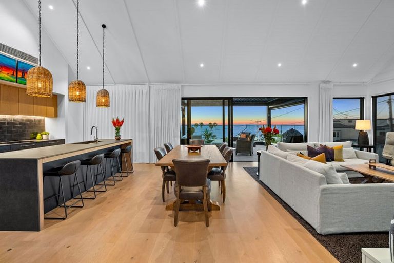 Photo of property in 10 Vaughan Crescent, Murrays Bay, Auckland, 0630