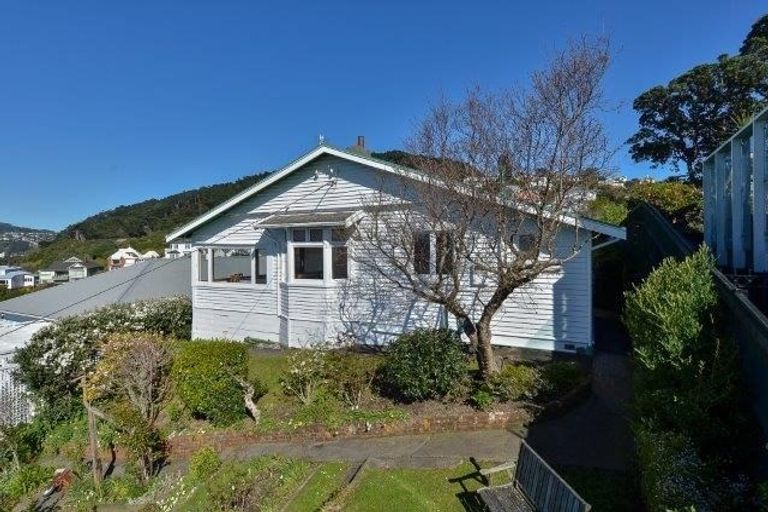 Photo of property in 8 Lower Watt Street, Wadestown, Wellington, 6012