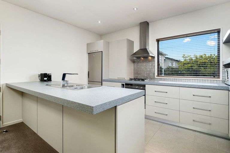 Photo of property in 8a Hallenstein Street, Queenstown, 9300