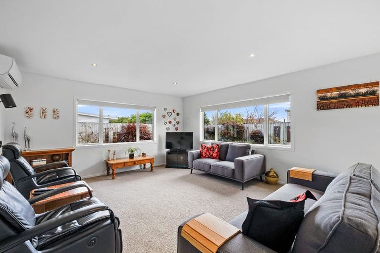 Photo of property in 92 Smart Road, Glen Avon, New Plymouth, 4312