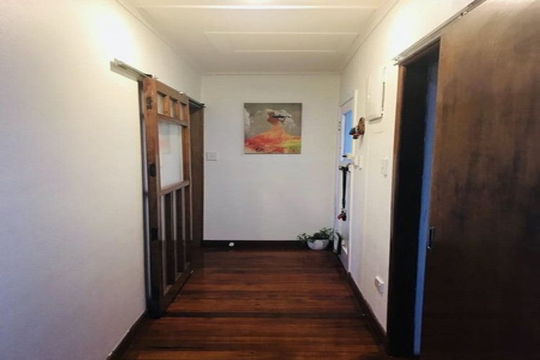 Photo of property in 1/8 Golf Road, New Lynn, Auckland, 0600