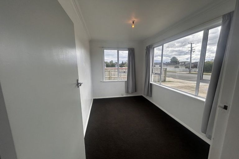Photo of property in 19 Kings Drive, Levin, 5510
