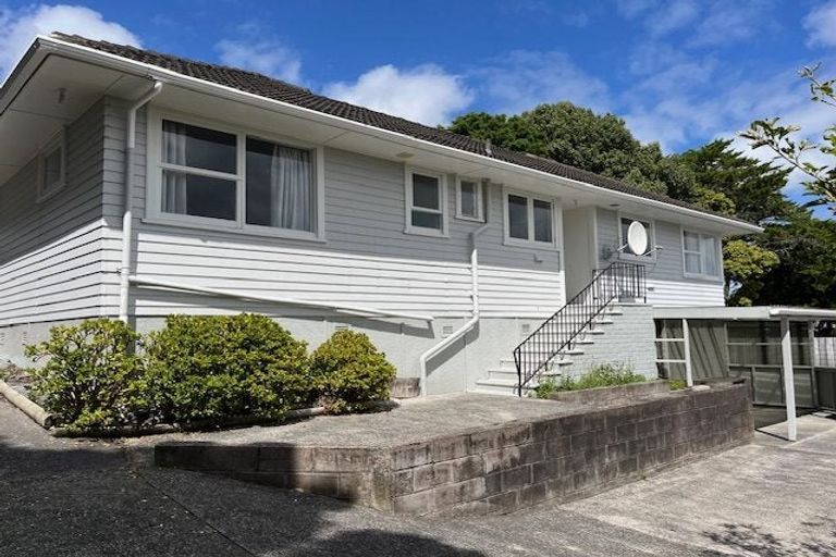 Photo of property in 11 Thomas Rea Place, Te Atatu South, Auckland, 0610