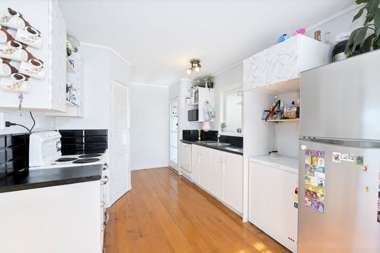 Photo of property in 23 Bedford Street, Te Atatu South, Auckland, 0610