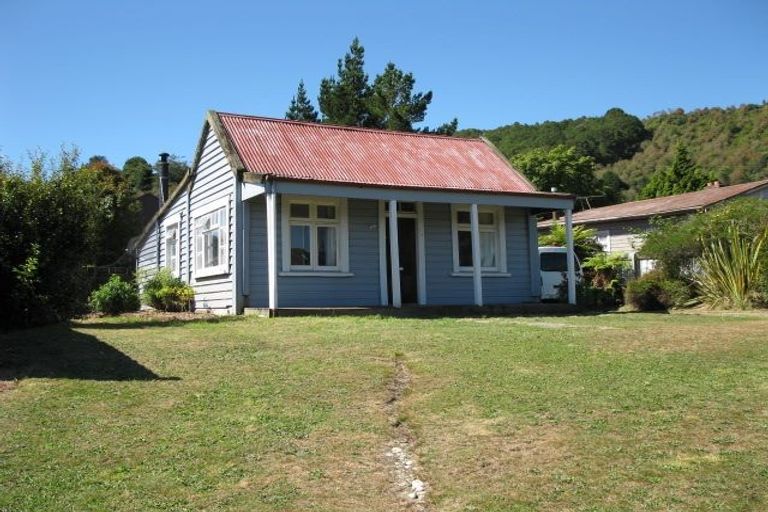 Photo of property in 26 Munson Street, Reefton, 7830