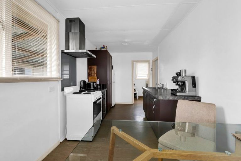 Photo of property in 3 Sutton Place, Hawera, 4610