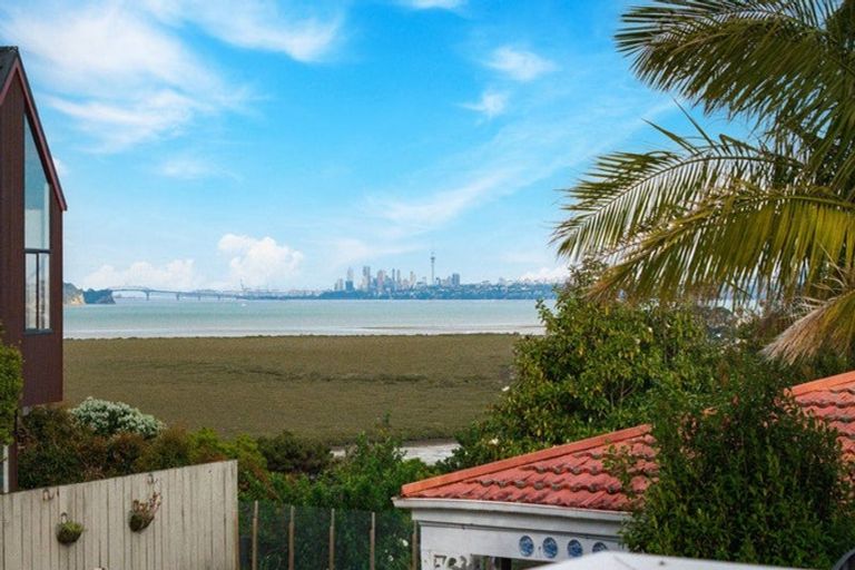 Photo of property in 177 West Harbour Drive, West Harbour, Auckland, 0618