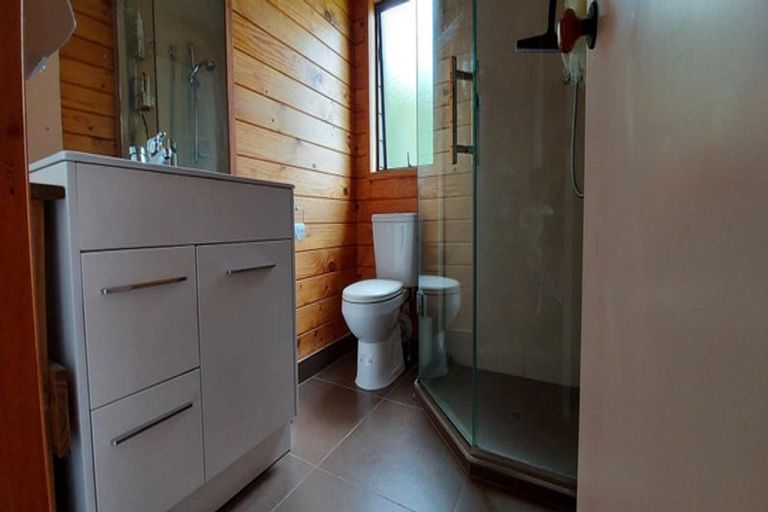 Photo of property in 2/46 Sunnynook Road, Sunnynook, Auckland, 0620