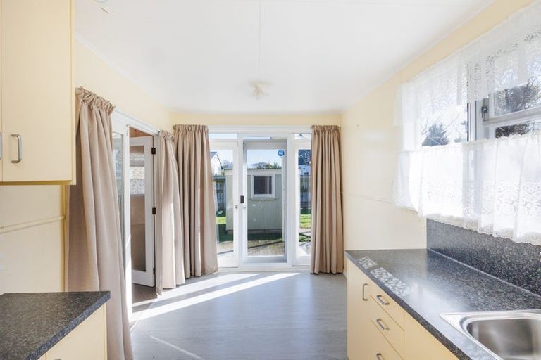 Photo of property in 35 Coventry Street, Highbury, Palmerston North, 4412