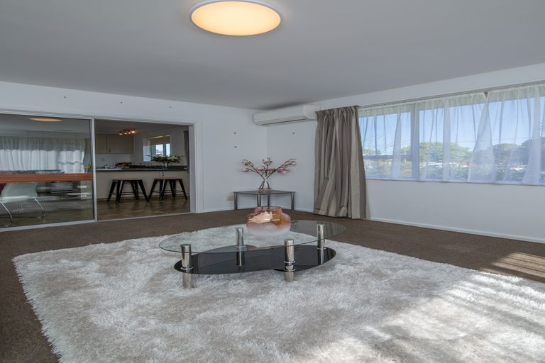 Photo of property in 19 Sturrocks Road, Redwood, Christchurch, 8051
