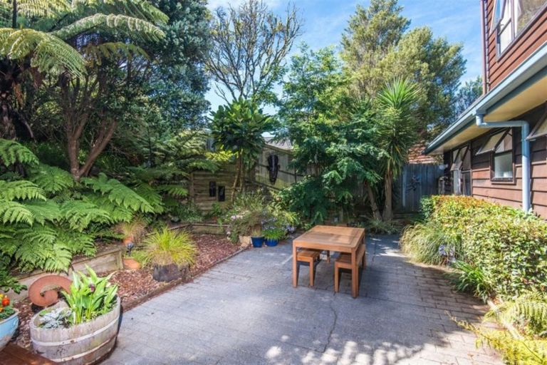 Photo of property in 3 Ronald Woolf Place, Churton Park, Wellington, 6037