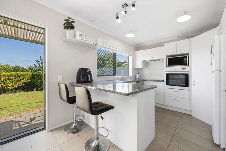 Photo of property in 16 Castlehill Court, Wattle Downs, Auckland, 2103