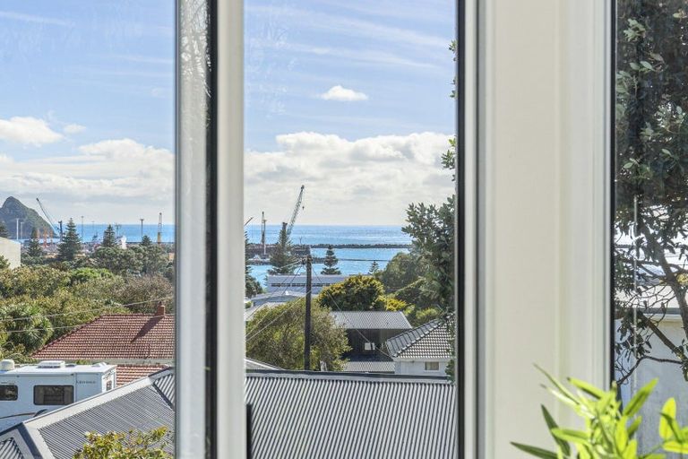Photo of property in 32a Bayly Road, Moturoa, New Plymouth, 4310