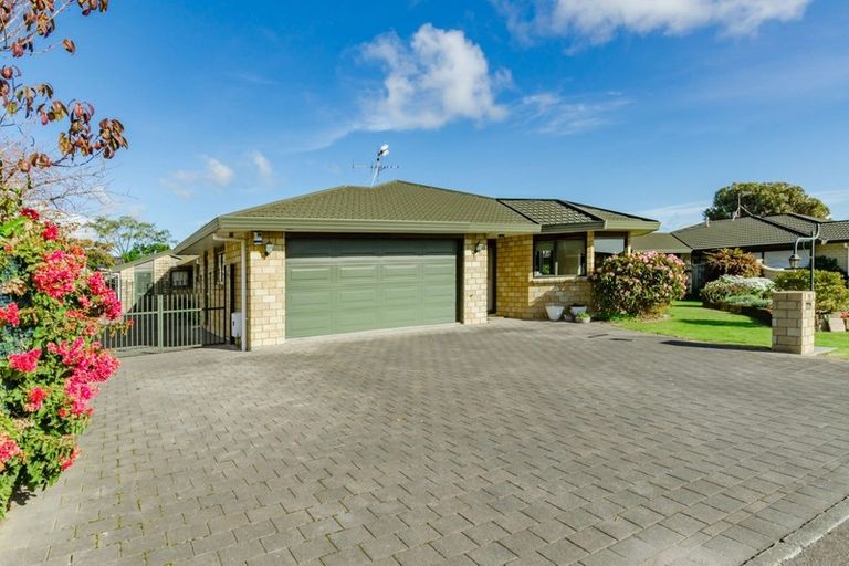 Photo of property in 76 Parata Street, Waikanae, 5036