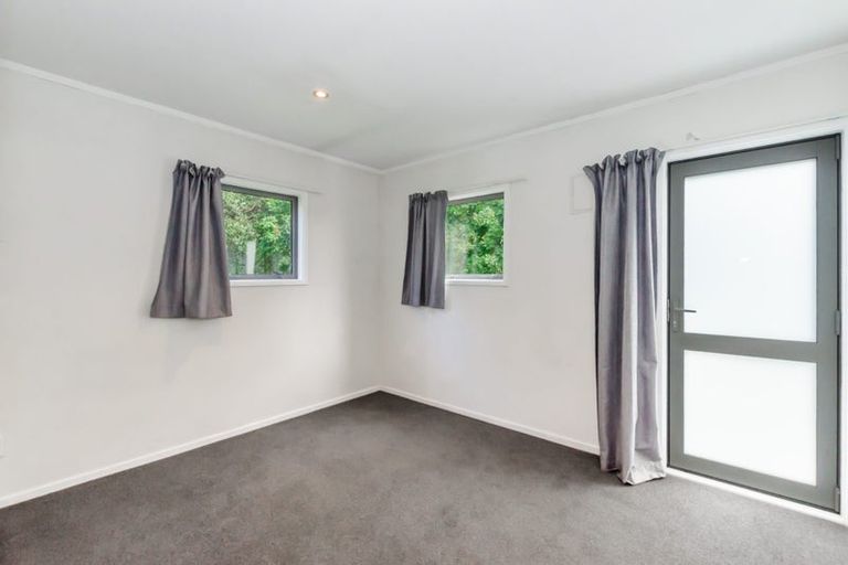 Photo of property in 11 Hicks Crescent, Waikanae Beach, Waikanae, 5036