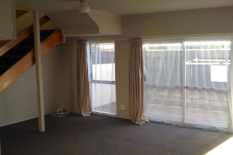 Photo of property in 74f5 Freyberg Street, Lyall Bay, Wellington, 6022