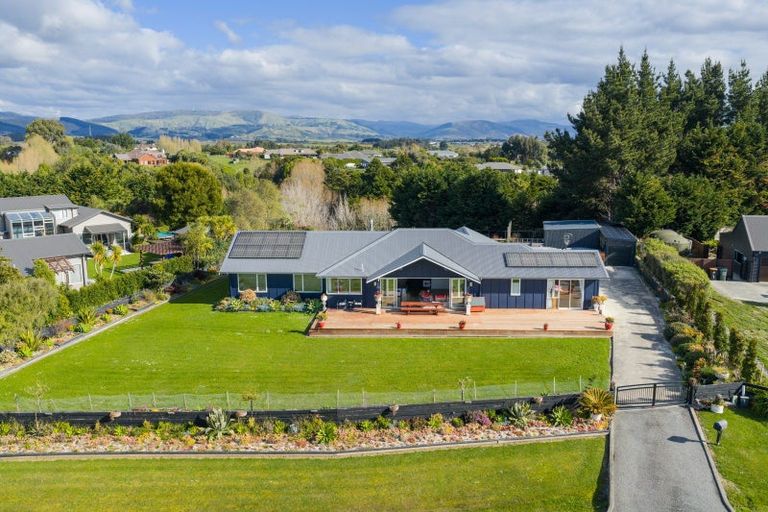 Photo of property in 37 Branksome Place, Aokautere, Palmerston North, 4471