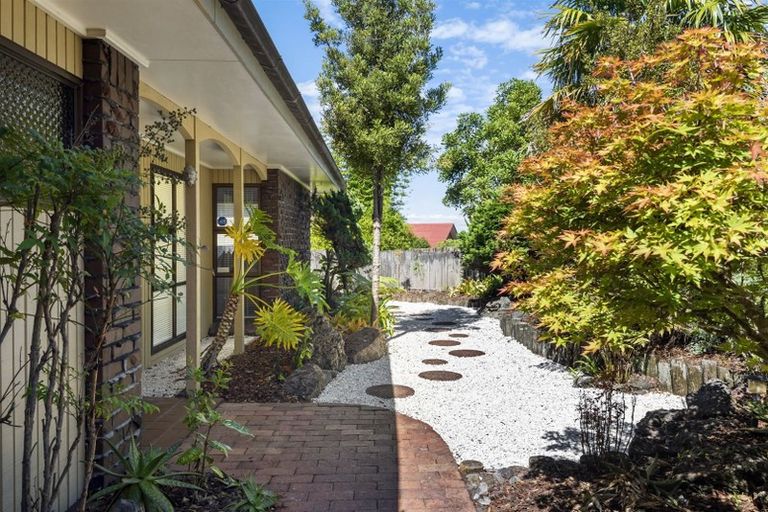 Photo of property in 10 Portsea Place, Chatswood, Auckland, 0626