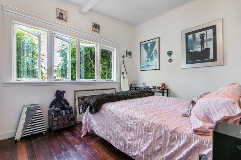 Photo of property in 1/10 Marsh Avenue, Forrest Hill, Auckland, 0620