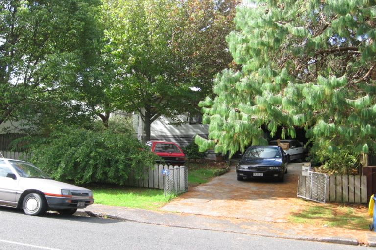 Photo of property in 30 Kemp Road, Massey, Auckland, 0614