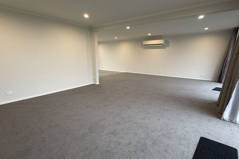 Photo of property in 27 Skerrett Crescent, Tamatea, Napier, 4112