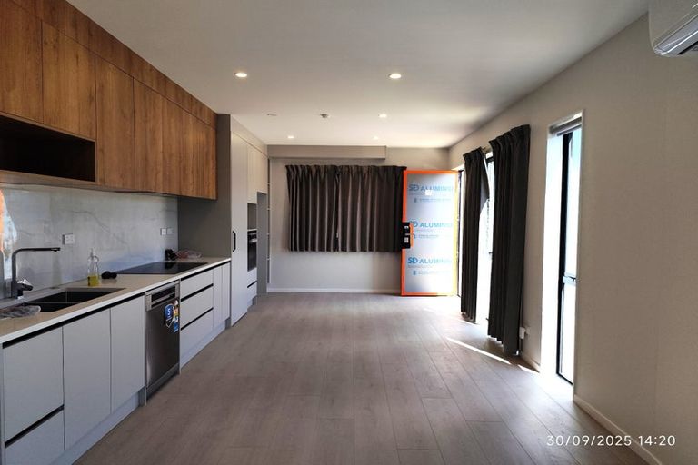 Photo of property in 4 Chatsworth Crescent, Pakuranga Heights, Auckland, 2010