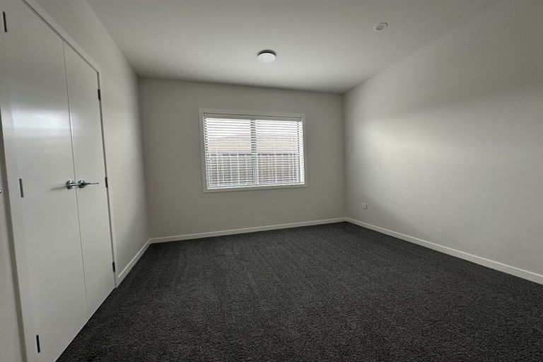 Photo of property in 5 Cassin Place, Taradale, 4112