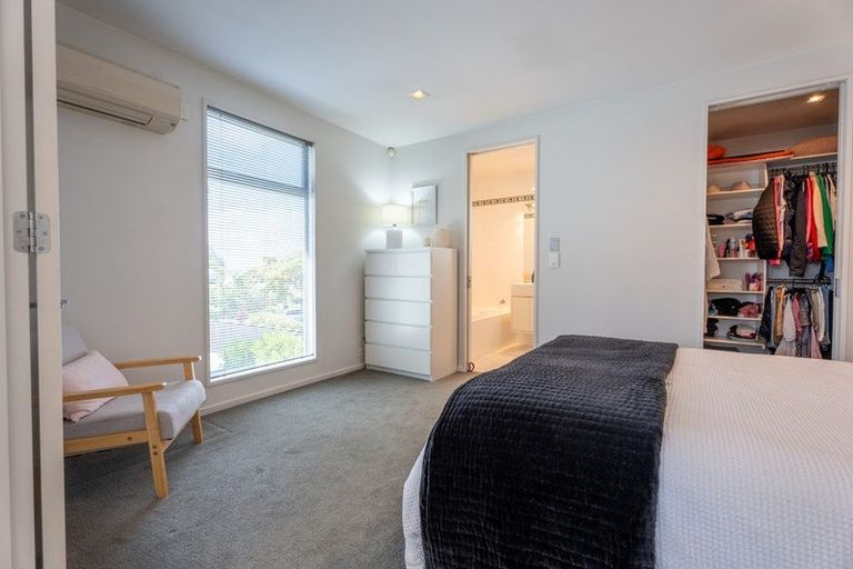 Photo of property in 2/64 Holly Road, St Albans, Christchurch, 8014