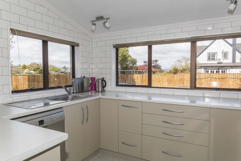 Photo of property in 9 Maclaurin Street, Dannevirke, 4930