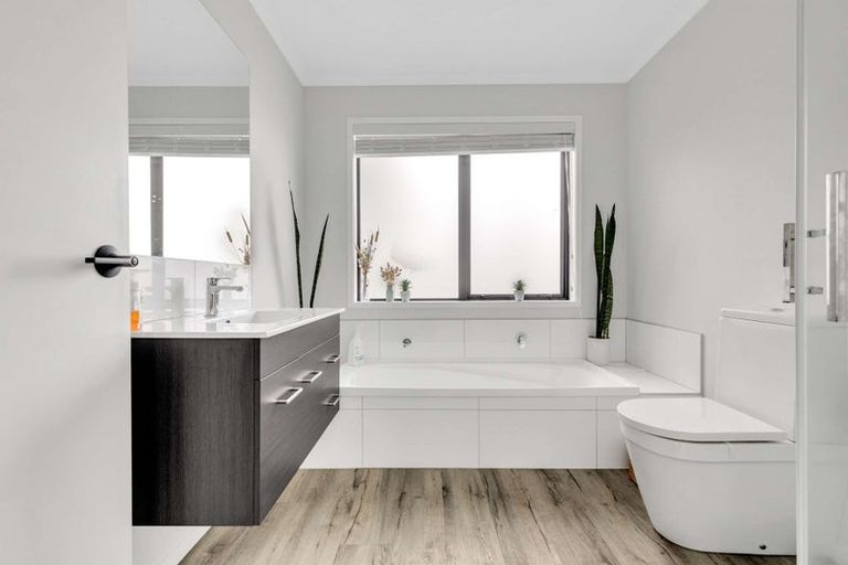 Photo of property in 54 Tamapahore Boulevard, Papamoa Beach, Papamoa, 3118