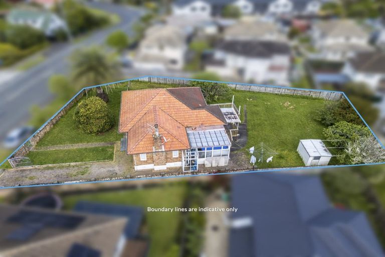 Photo of property in 86 Mcleod Road, Te Atatu South, Auckland, 0610
