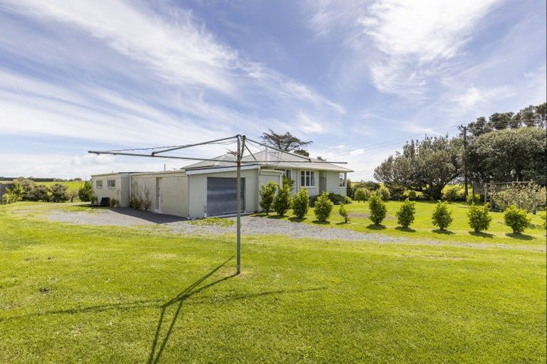 Photo of property in 260 Main North Road, Motunui, Waitara, 4383