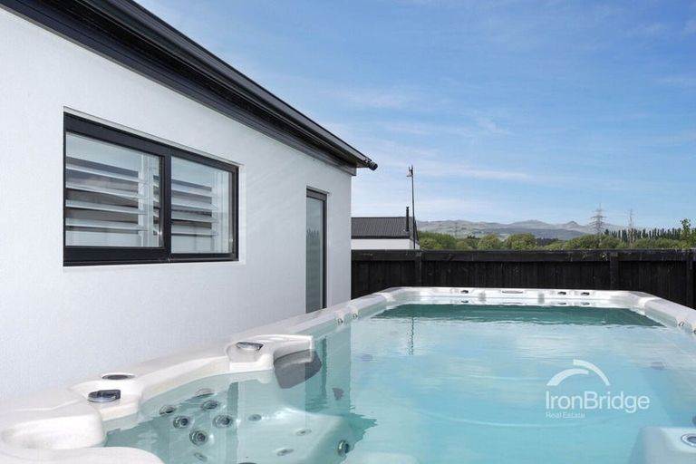 Photo of property in 32 Frank Ernest Crescent, Prebbleton, 7604