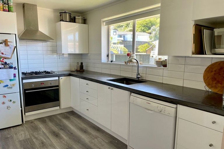 Photo of property in 71a Percy Dyett Drive, Karori, Wellington, 6012