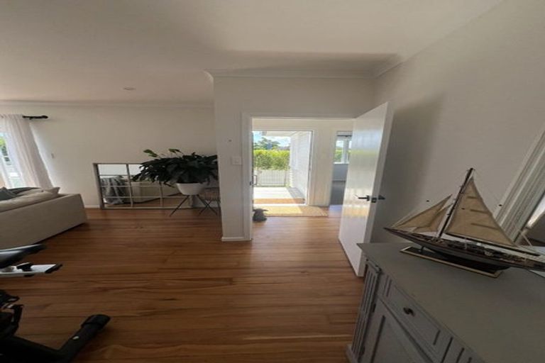 Photo of property in 3a Paton Avenue, Te Atatu South, Auckland, 0610