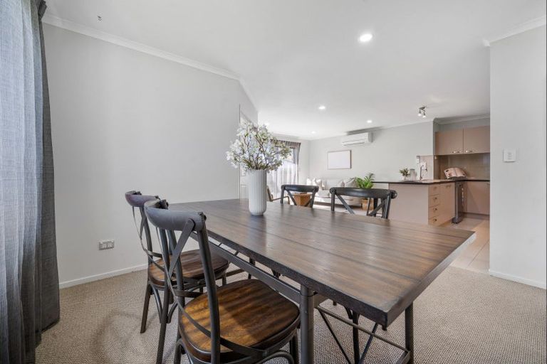 Photo of property in 4 Frederick Place, Whalers Gate, New Plymouth, 4310