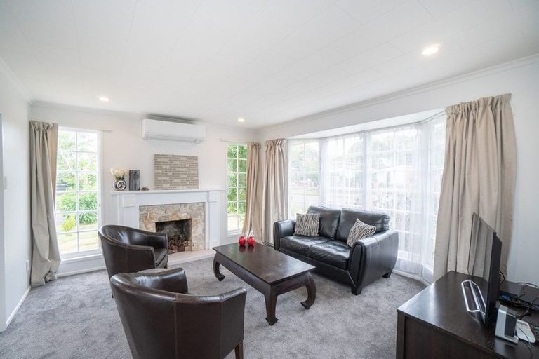 Photo of property in 1 Rakino Place, Awapuni, Palmerston North, 4412